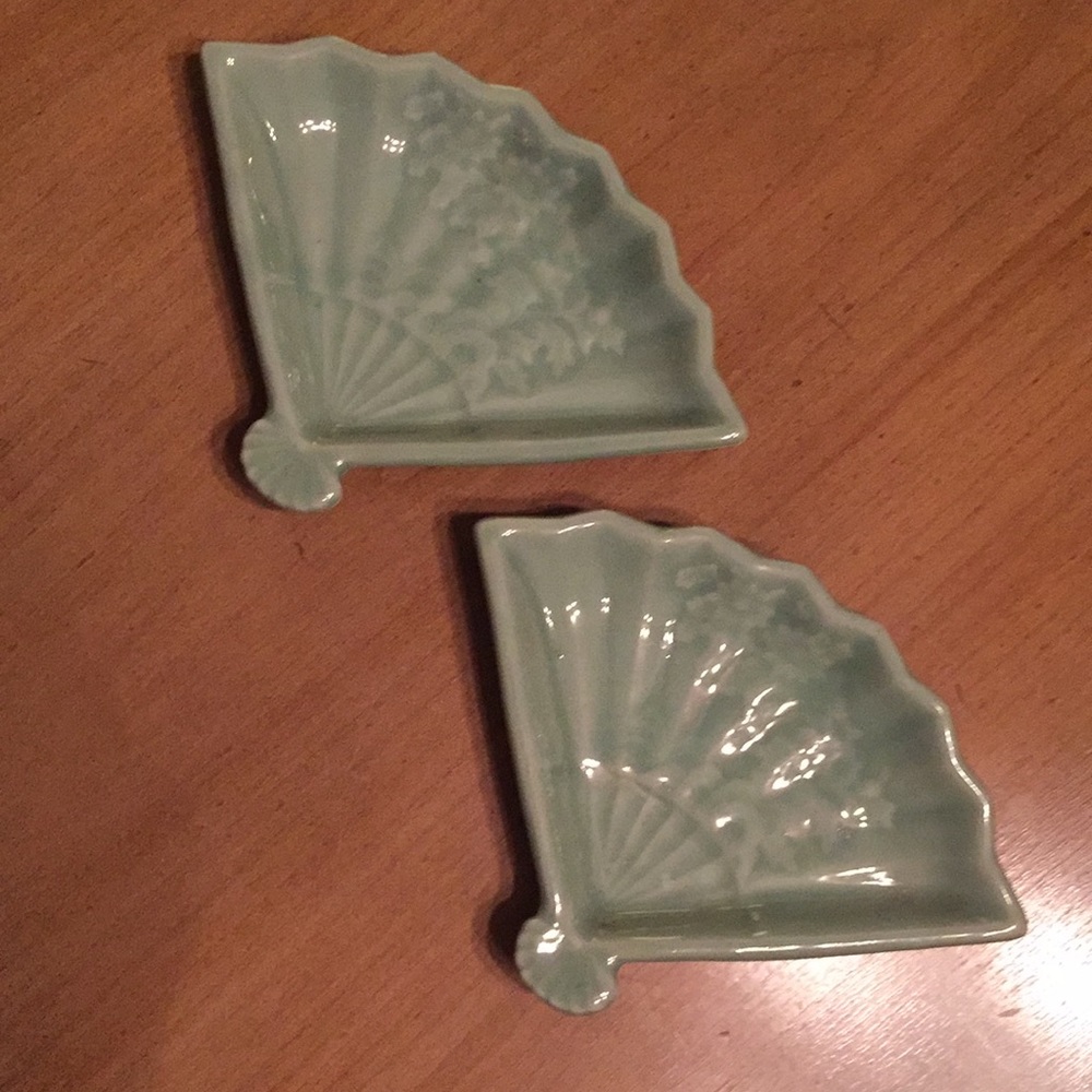 🌟HP!!🌟 Fan shaped small dishes
